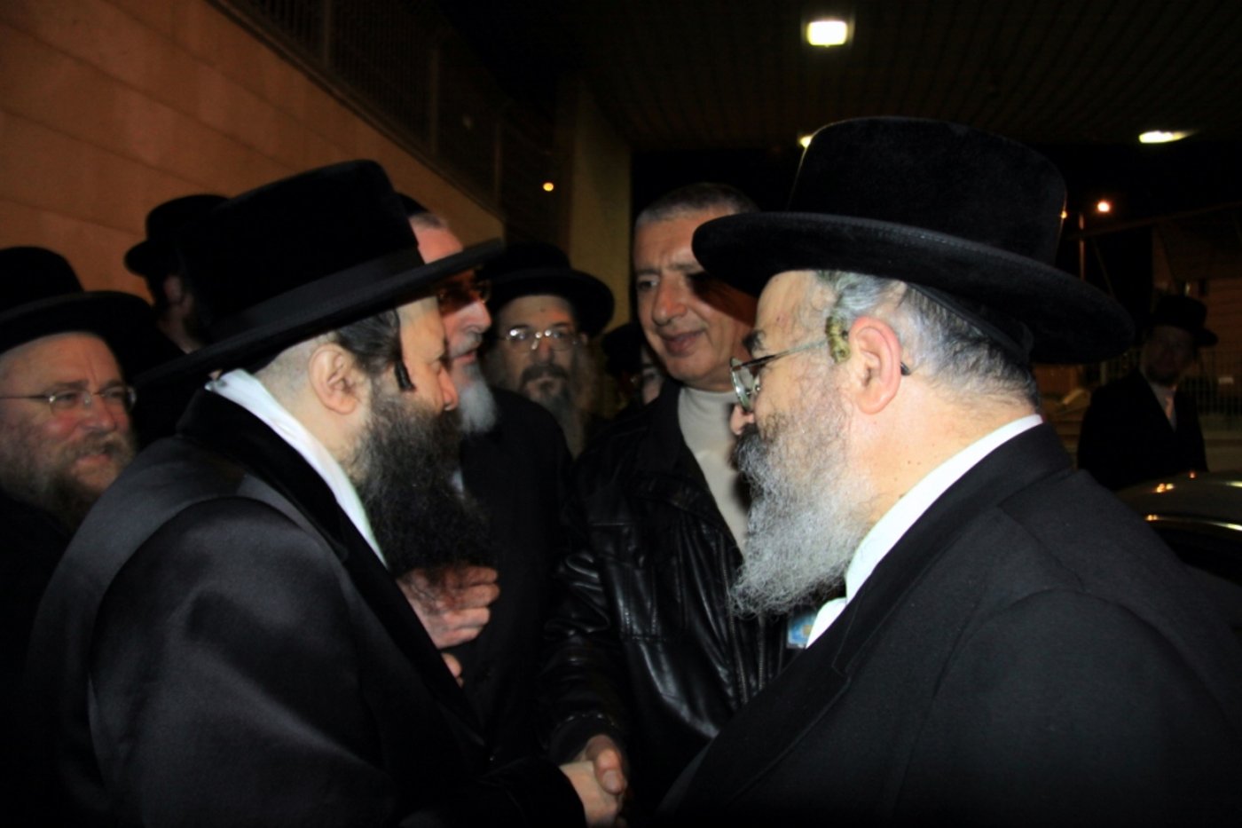 האדמו"ר מבאבוב נחת בישראל; צפו בתיעוד מצולם