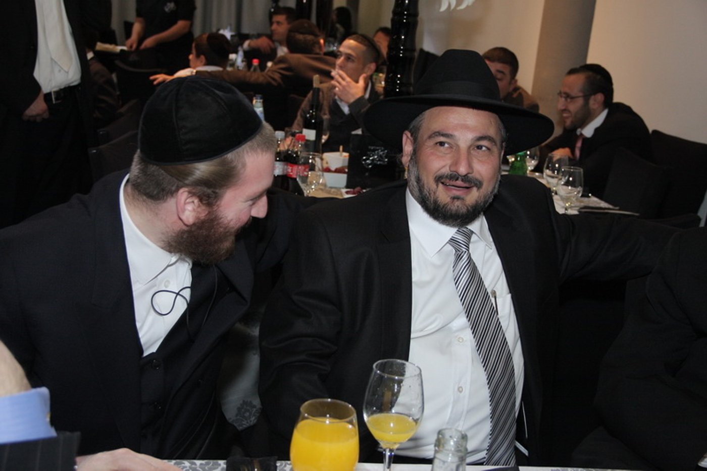 בעיצומם של ימי ההסתה: שרים ורבנים מחבקים את ראש-העיר
