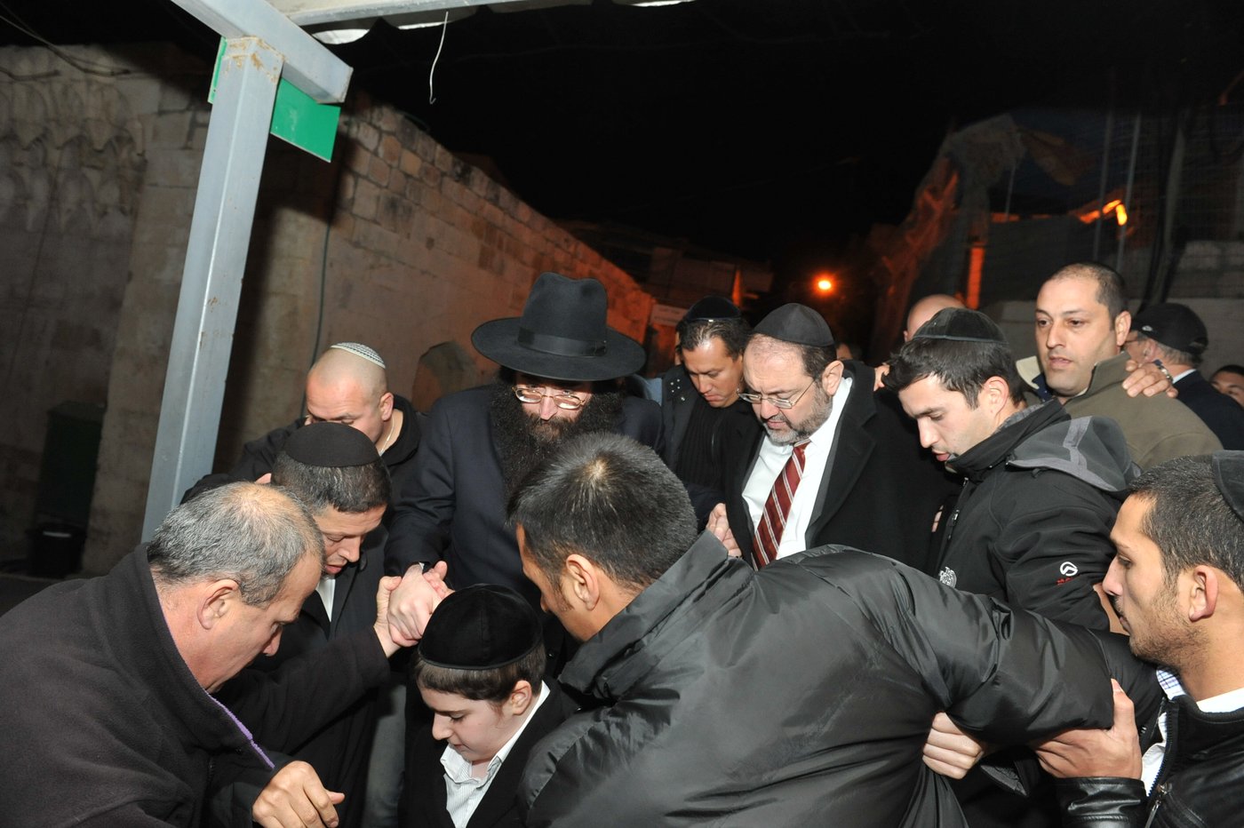 צפו: המסע של האדמו"ר רבי יאשיהו פינטו לחברון