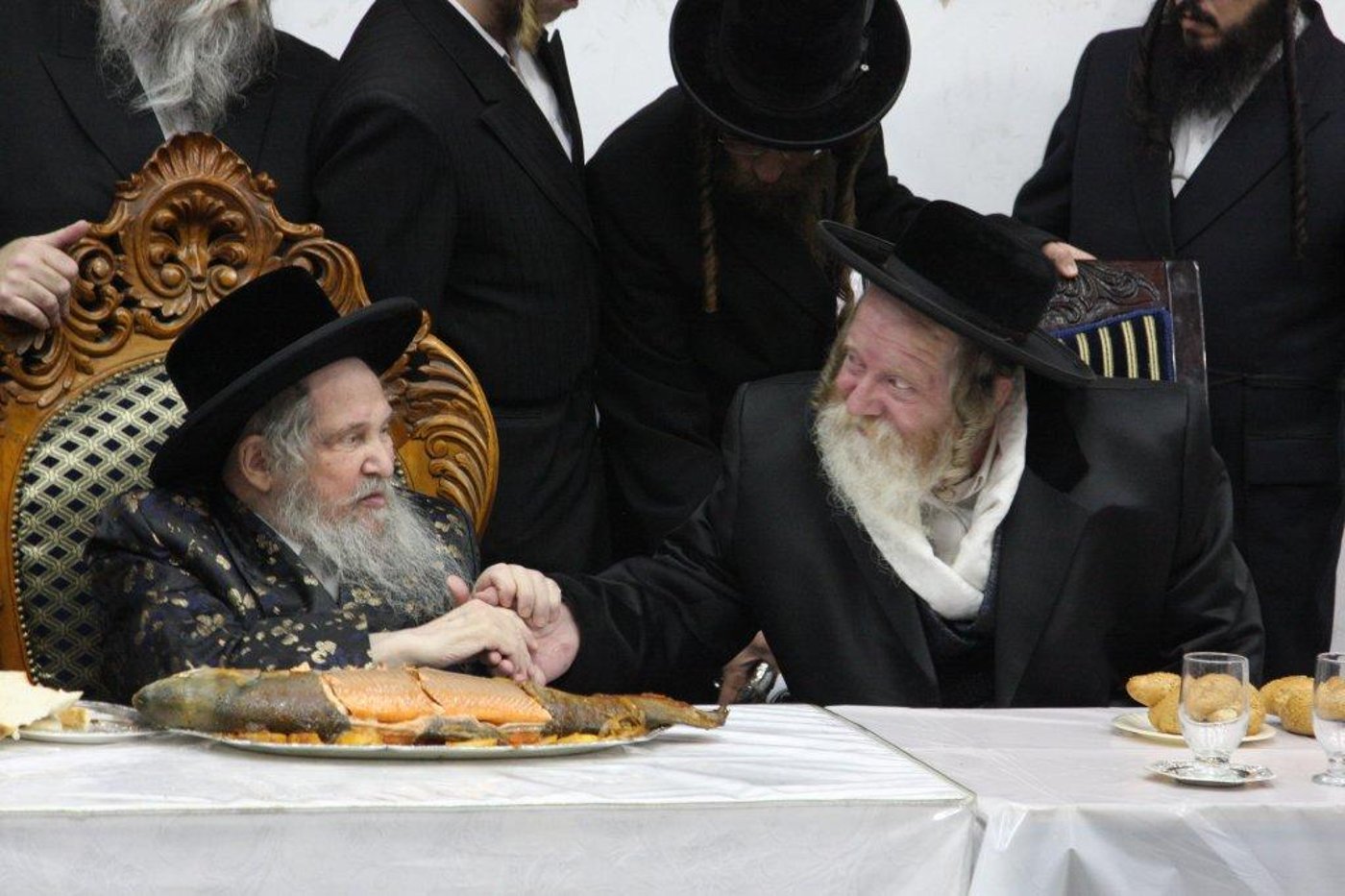 צפו בגלריה: ‏‏טיש יארצייט בחסידות נדבורנה