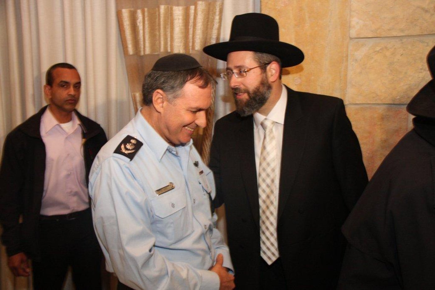 חתונת נכדת הרב ישראל-מאיר לאו: צפו בגלריית ענק