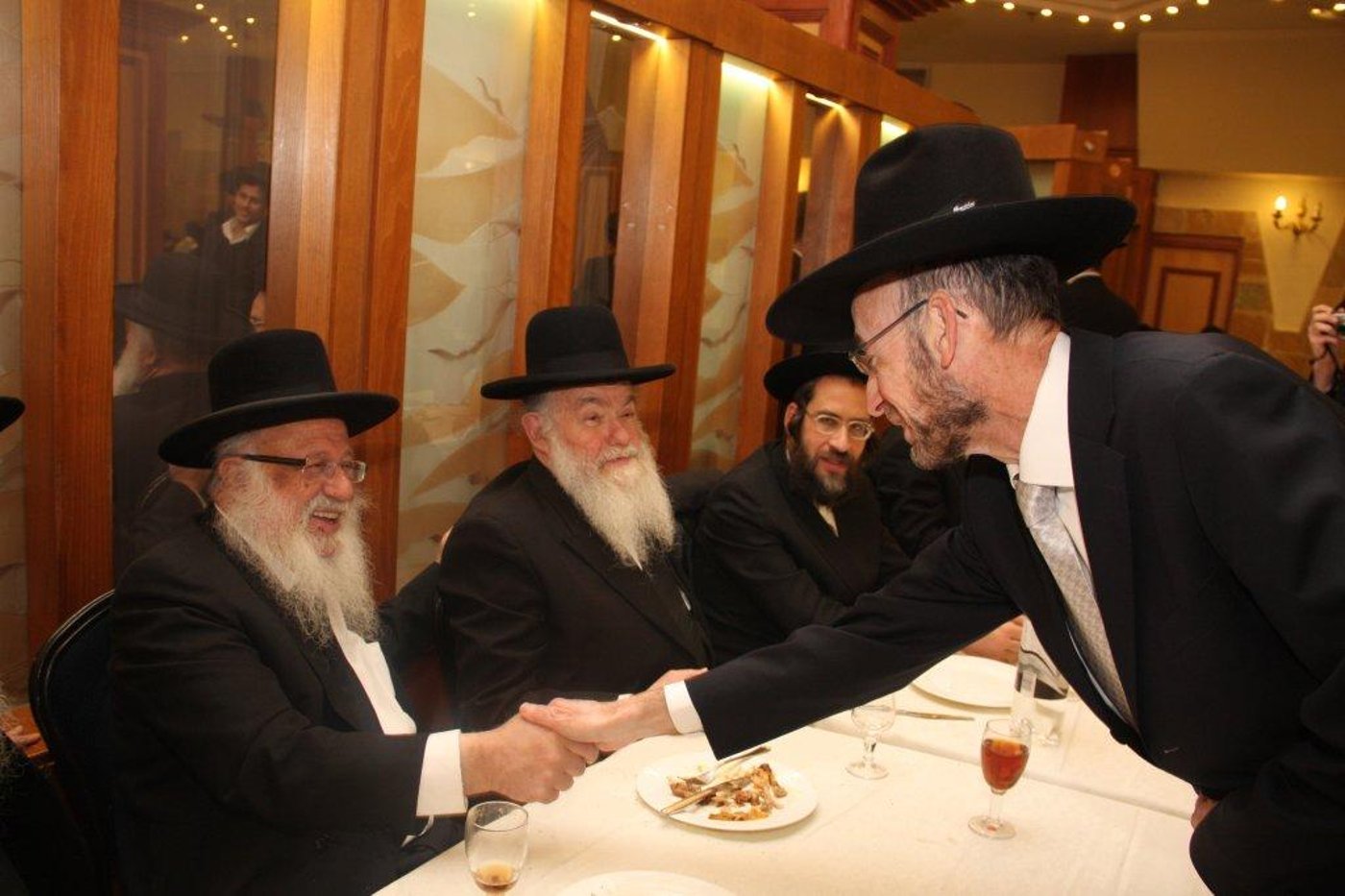 תמונות: חתונת נכדת ראש ישיבת פוניבז'