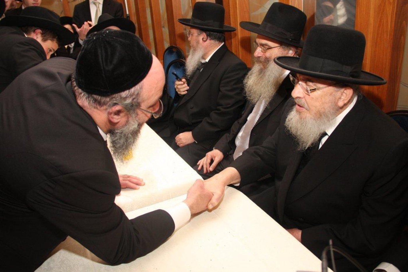 תמונות: חתונת נכדת ראש ישיבת פוניבז'