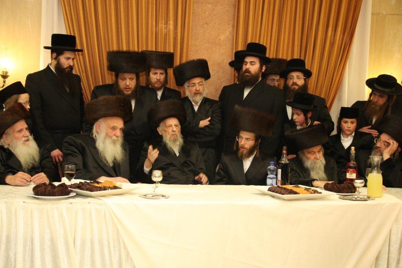הכל נשאר במשפחה: חתונת הנינים לבית ויז'ניץ