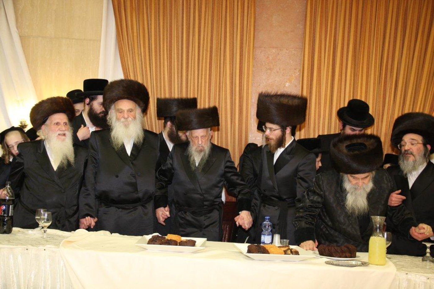 הכל נשאר במשפחה: חתונת הנינים לבית ויז'ניץ