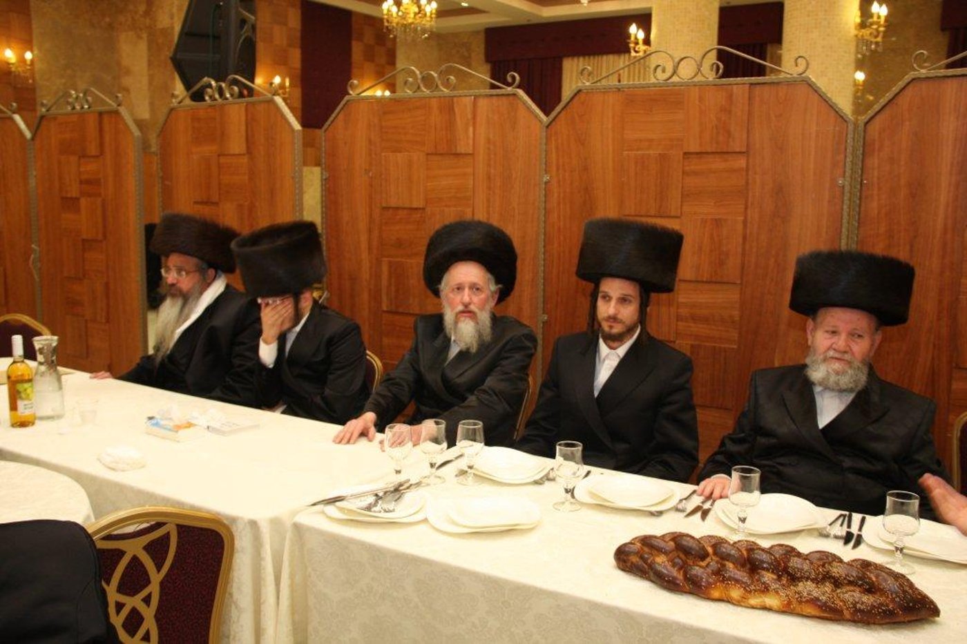 צפו בגלריה: ‏‏שמחת החתונה בחצר מטרסדורף