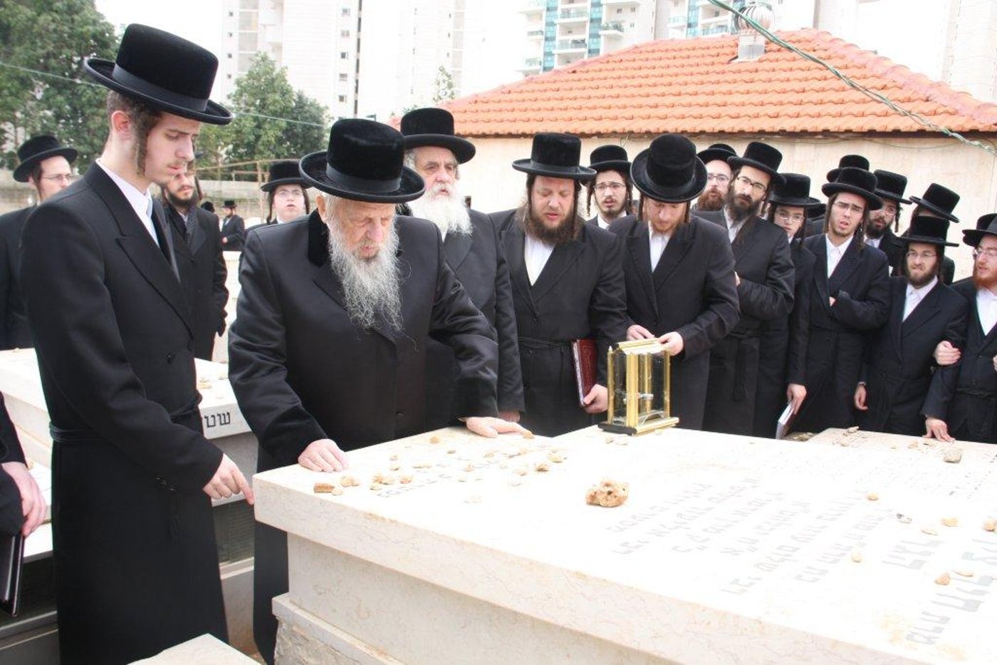 לרגל השמחה: האדמו"ר מסערט ויז'ניץ באוהל אדמו"רי בית ויז'ניץ