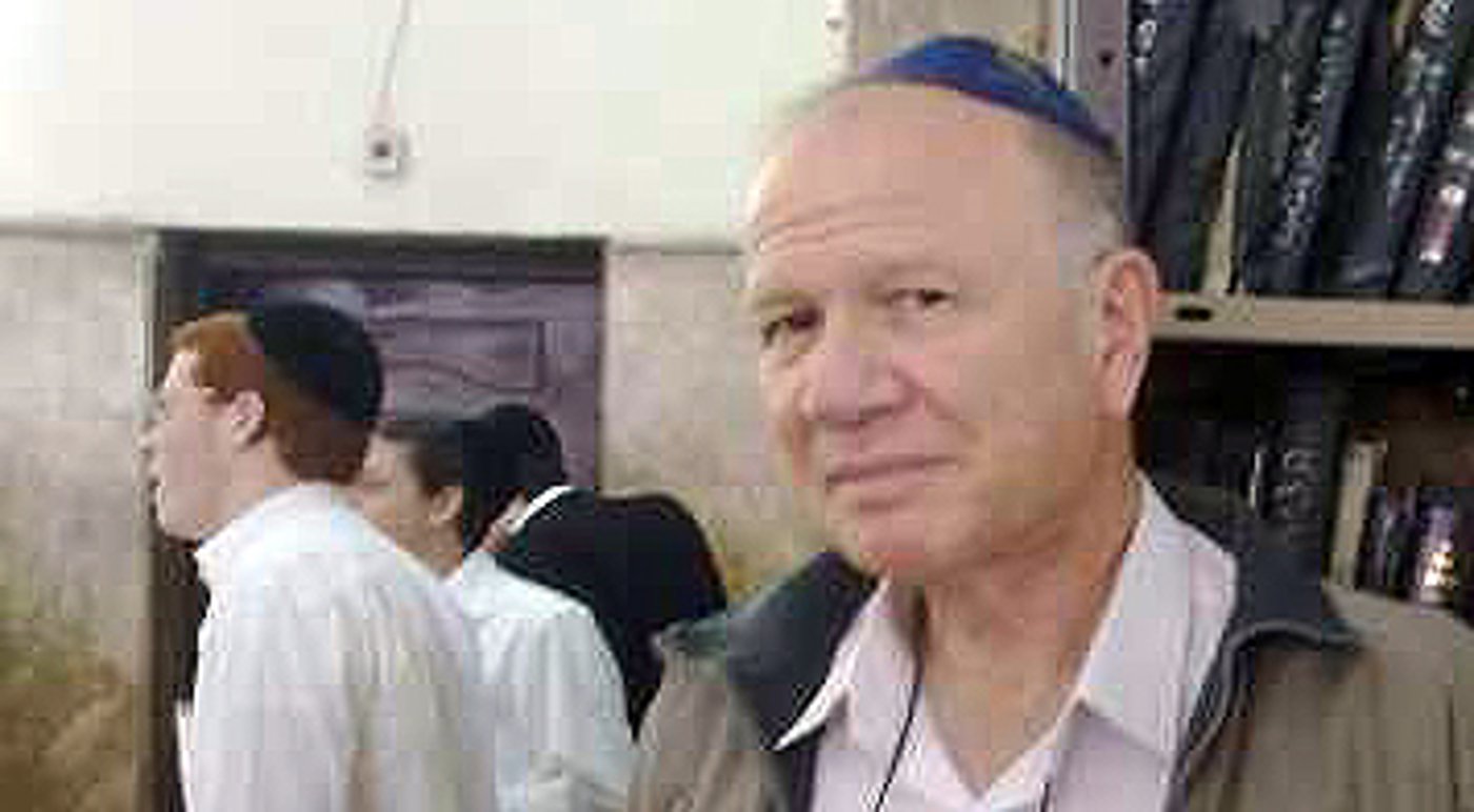 נחמיה שטרסלר בישיבה