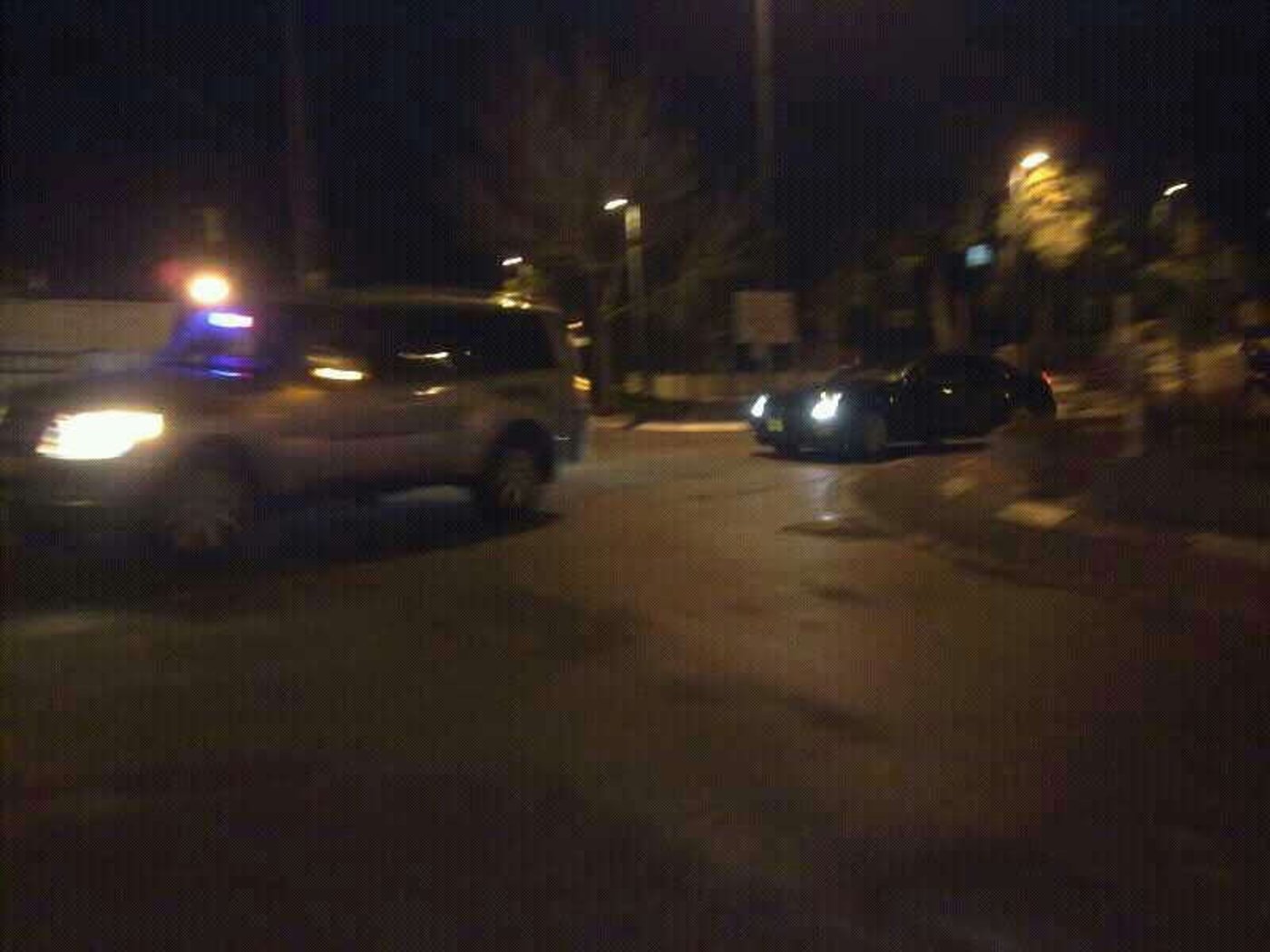 שיירת האדמו"ר מסאטמר בכניסה לטלז סטון, הלילה