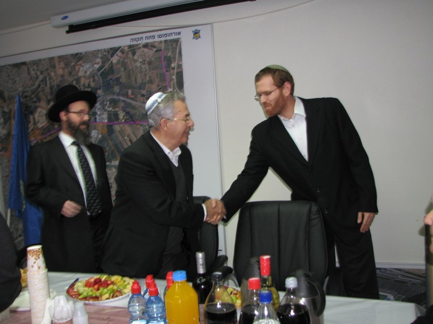 תמונות ניצחון: רבנים חדשים לפתח תקווה