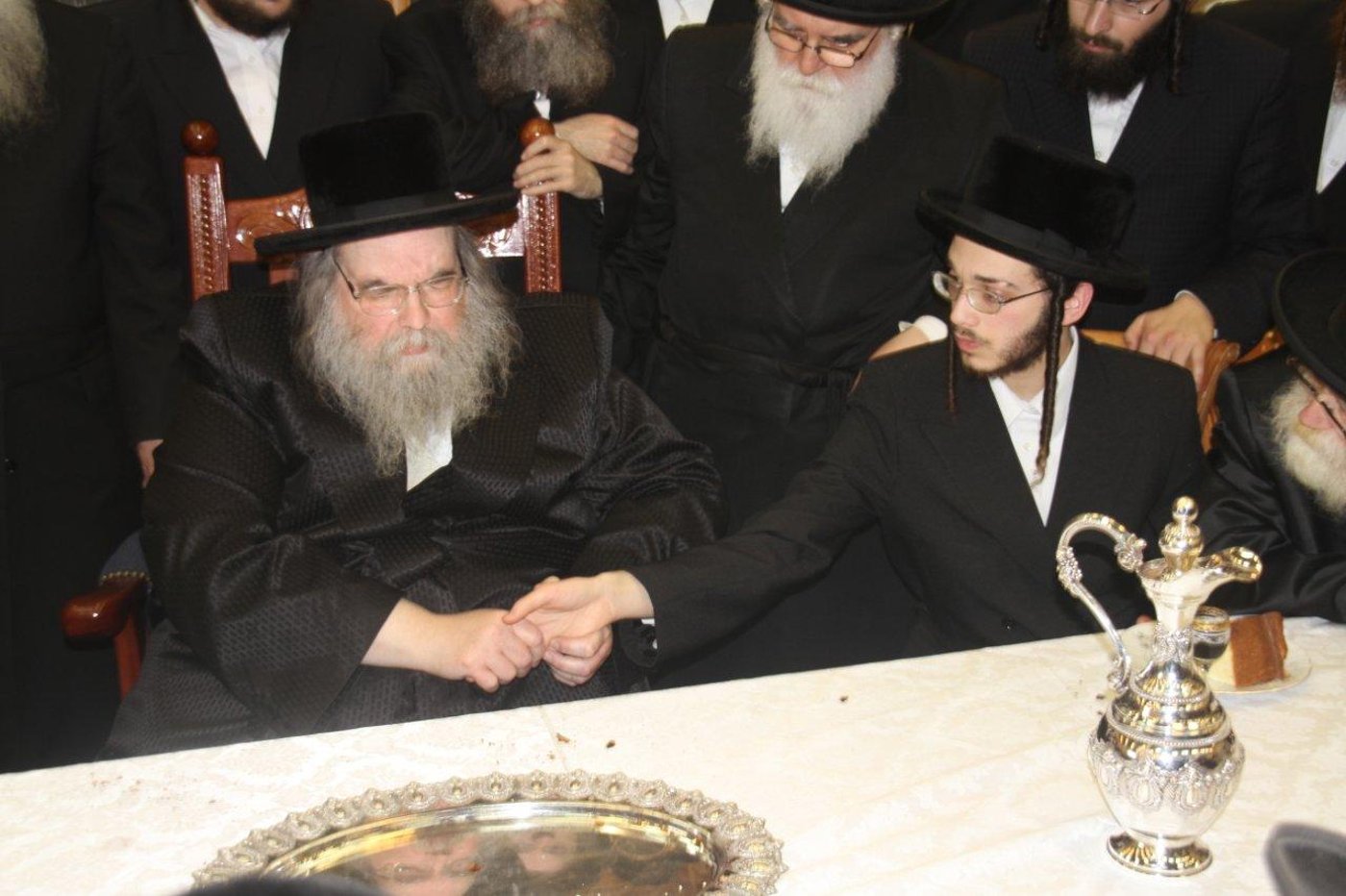 שמחה בבעלזא: נכד האדמו"ר סגר ווארט