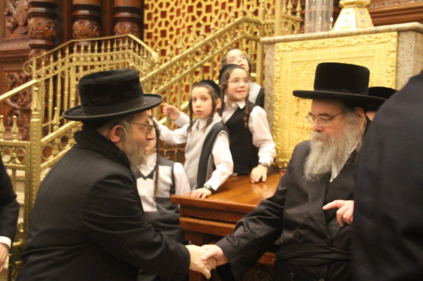 שמחה בבעלזא: נכד האדמו"ר סגר ווארט