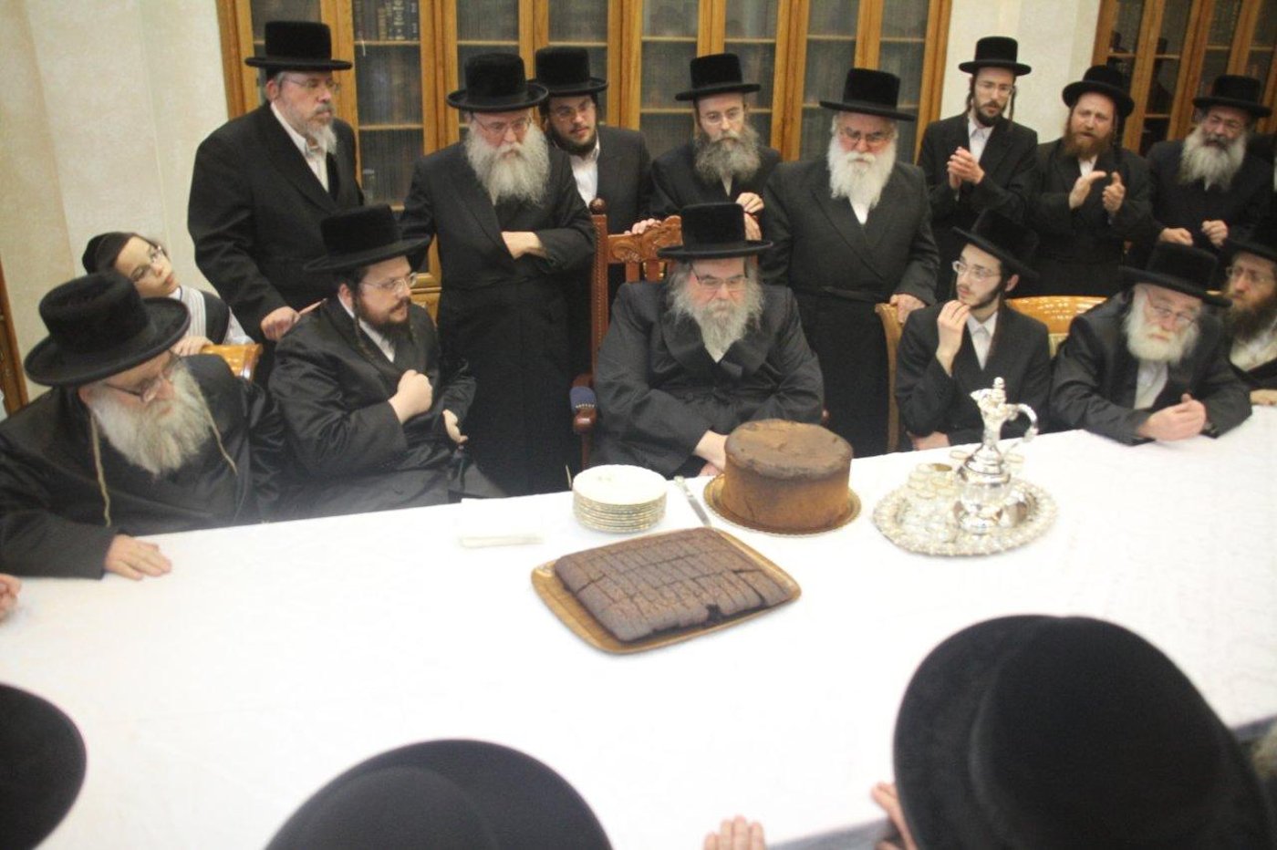 שמחה בבעלזא: נכד האדמו"ר סגר ווארט
