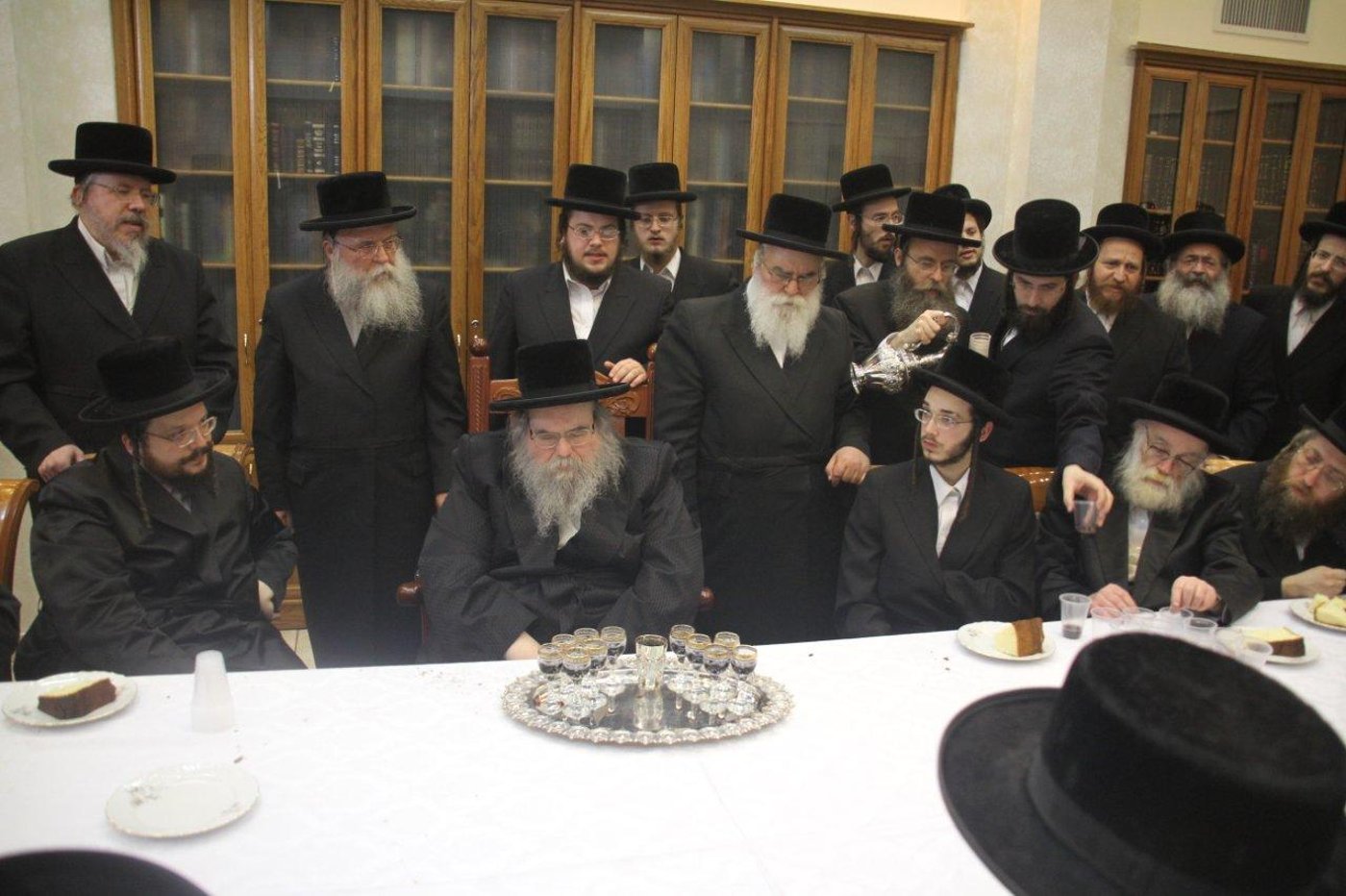 שמחה בבעלזא: נכד האדמו"ר סגר ווארט