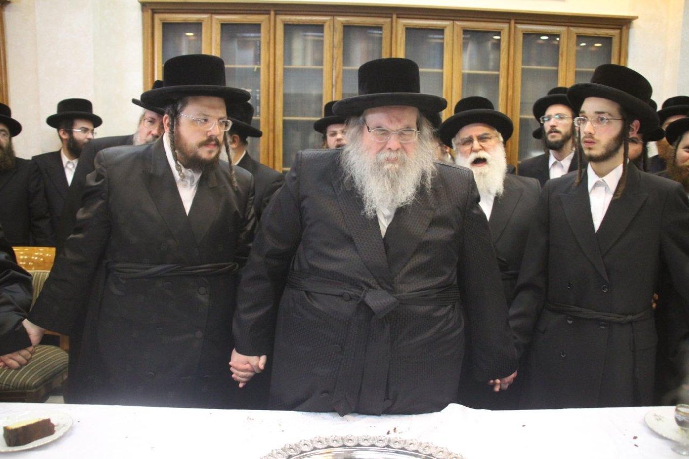 שמחה בבעלזא: נכד האדמו"ר סגר ווארט