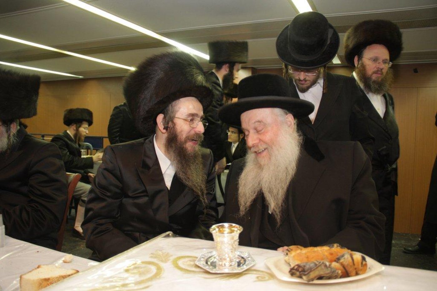 גלריה: חתונת נכדת האדמו"ר מנדבורנה