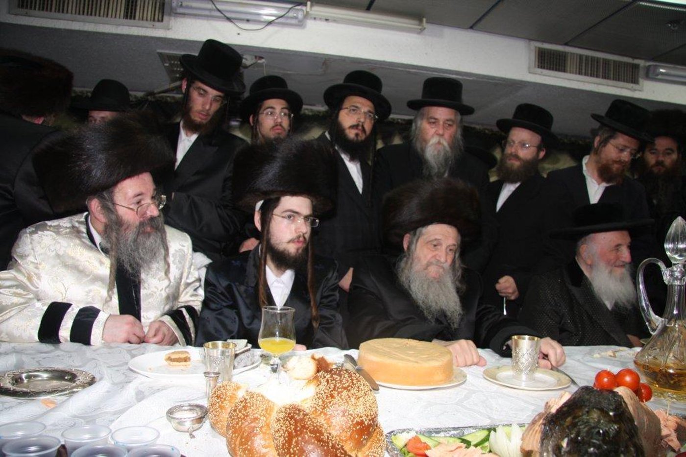 80 שנות תורה וחסידות • תמונות מחיי האדמו"ר מנדבורנה