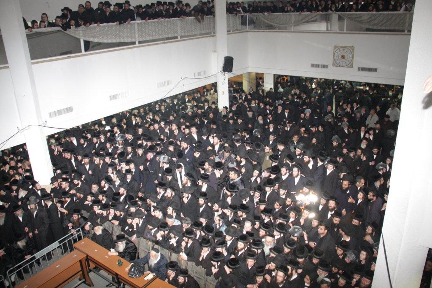 השמים בכו: אלפים בהלווית כ"ק אדמו"ר מנדבורנה זצ"ל