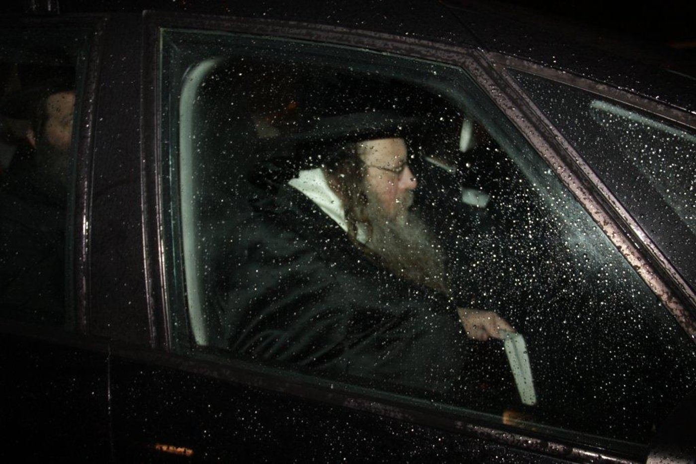 השמים בכו: אלפים בהלווית כ"ק אדמו"ר מנדבורנה זצ"ל