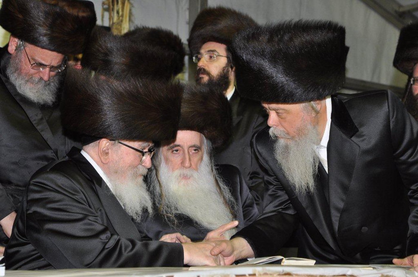 גלריית ענק: שמחת בית בעלזא-מכנובקא