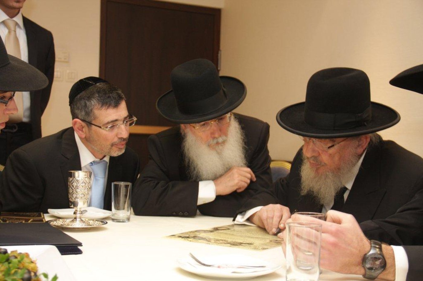 גלריית ענק: יהודה אבידן חיתן בת, כולם הגיעו לחגוג
