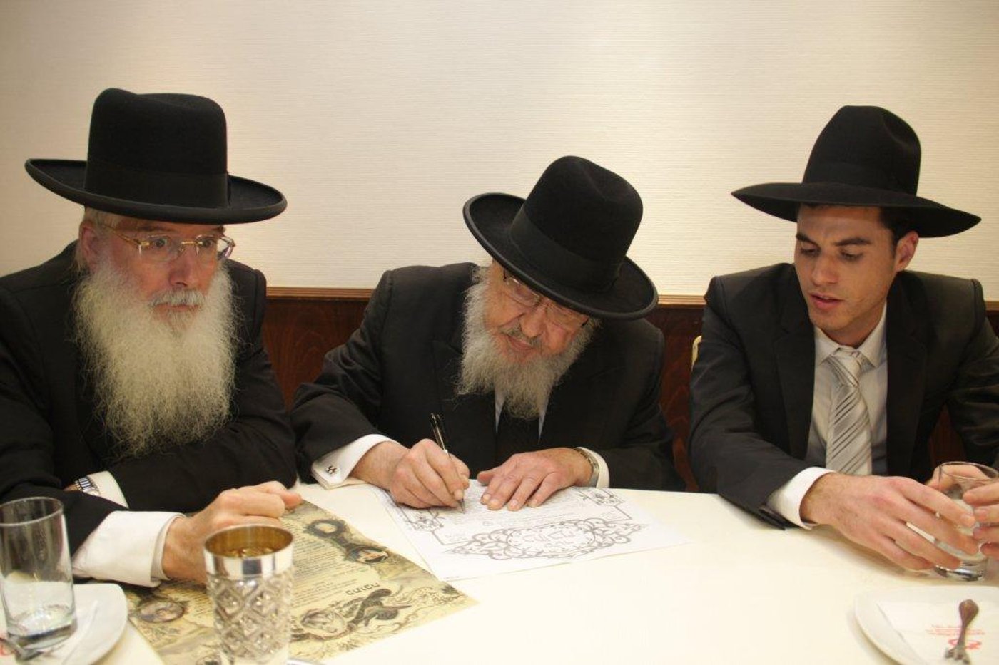 גלריית ענק: יהודה אבידן חיתן בת, כולם הגיעו לחגוג