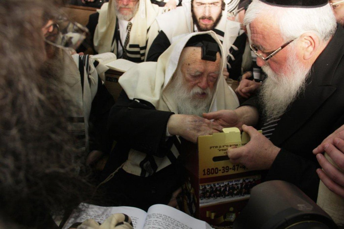 לאחר קריאת המגילה: ברית לנין גדולי ישראל