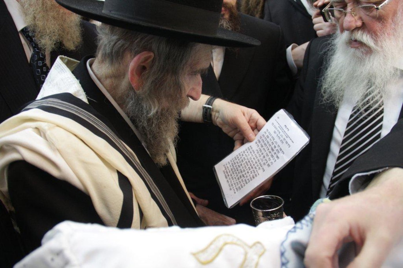 לאחר קריאת המגילה: ברית לנין גדולי ישראל
