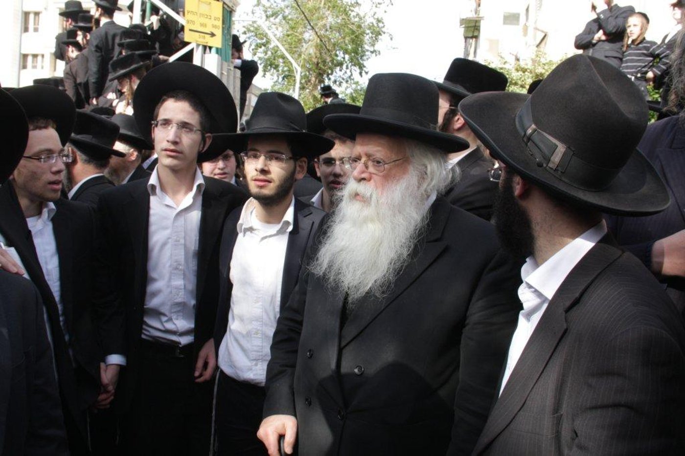 תיעוד ענק: גדולי ישראל בהלווית האדמו"ר מויז'ניץ