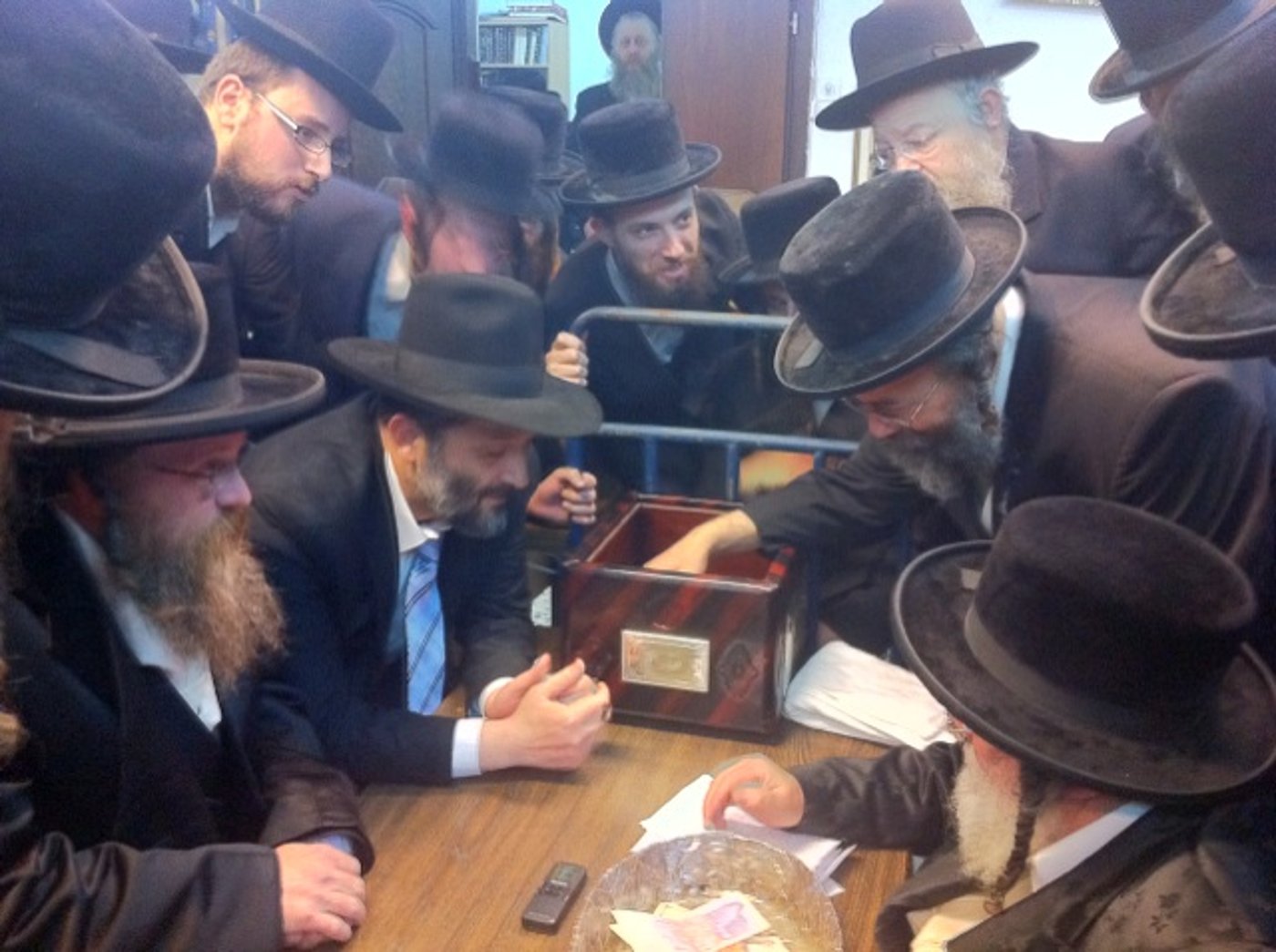 אריה דרעי בויז'ניץ: נזכר בביקור הרב עובדיה יוסף