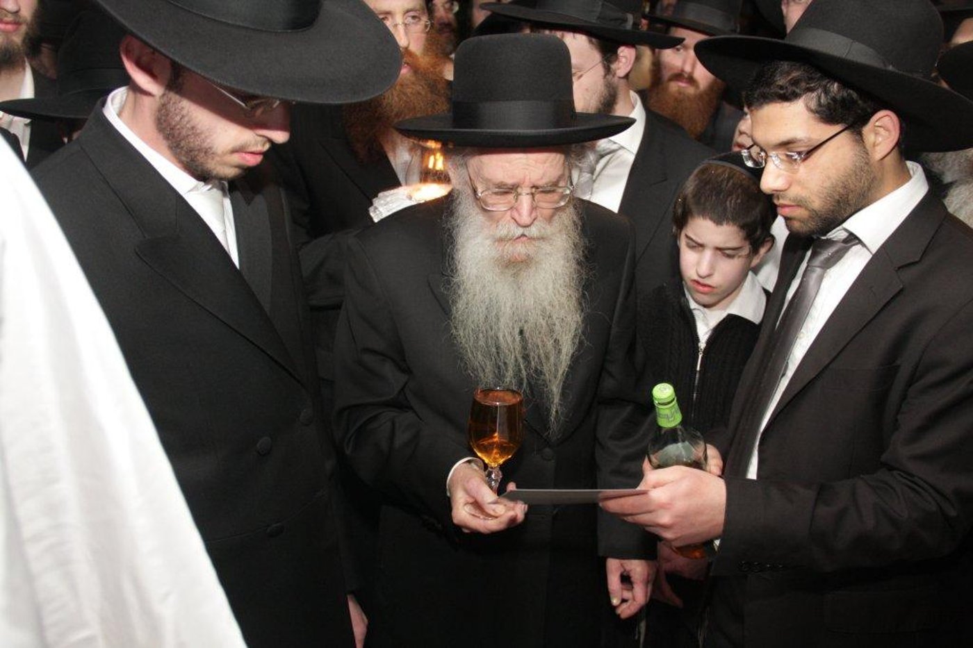 חתונת נינת גדולי הדור: צפו בגלריה