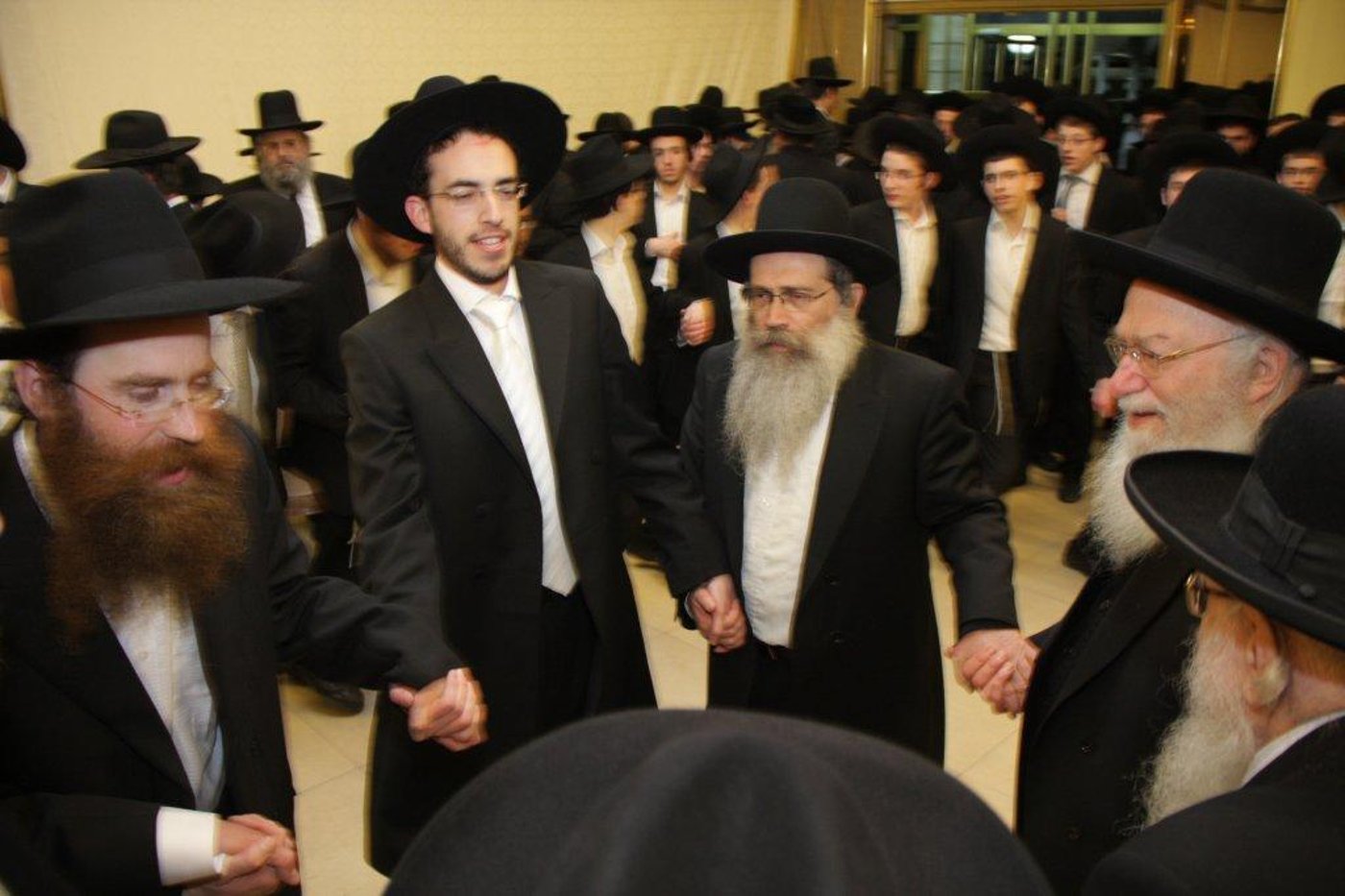 חתונת נינת גדולי הדור: צפו בגלריה