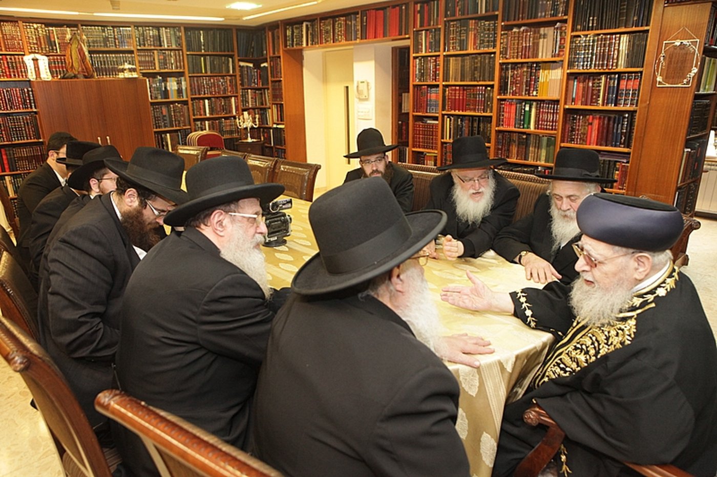 משלחת רבני חב"ד בבתיהם של גדולי ישראל