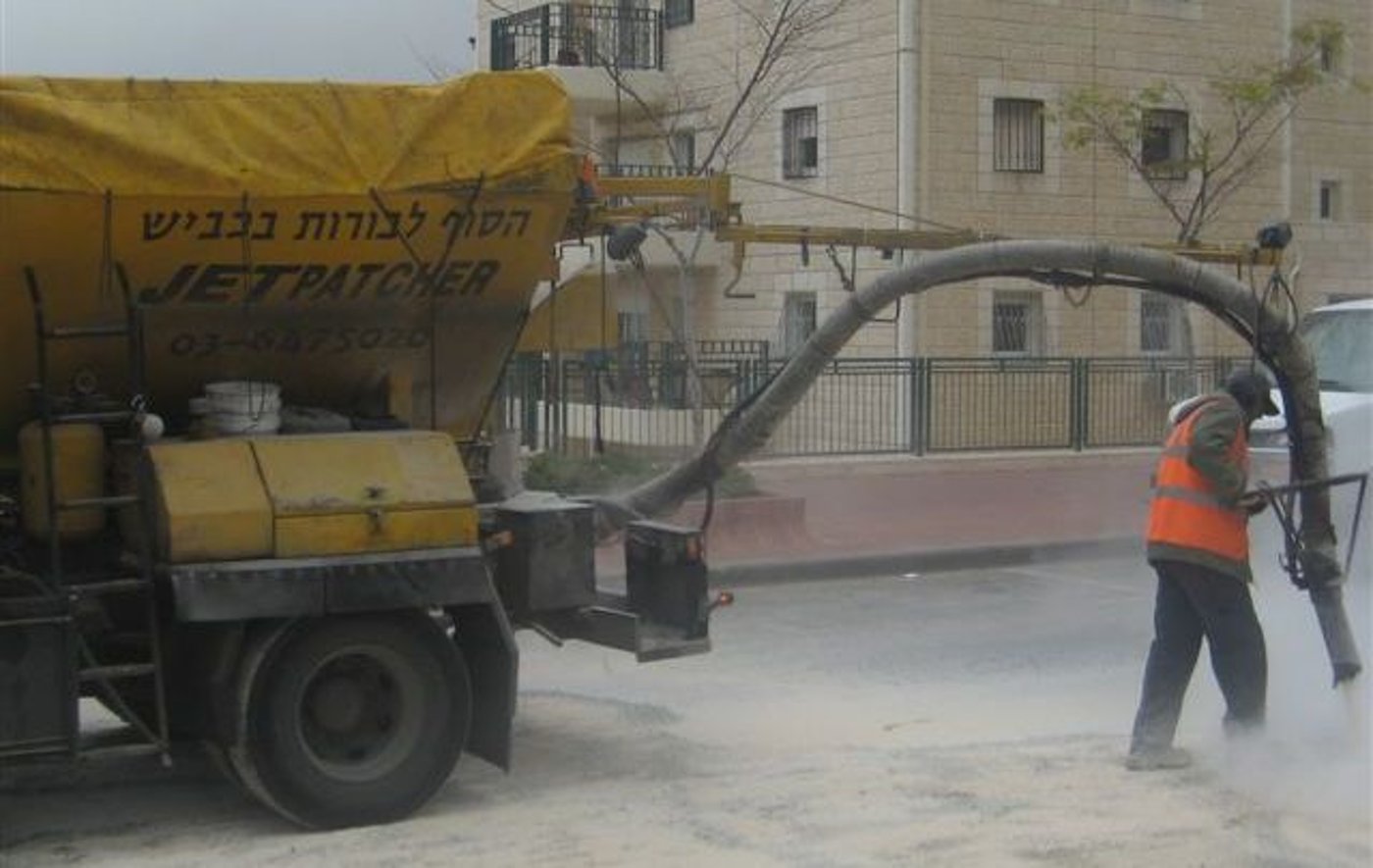 ריבוד כבישים בביתר לקראת החג