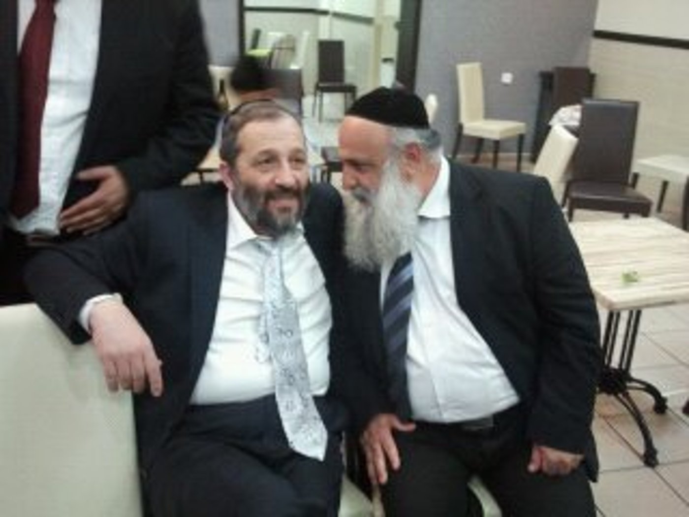 אריה דרעי לא מתרגש ממוטי גילת: "אדם שיש בכוחו להשפיע - צריך לעשות זאת"