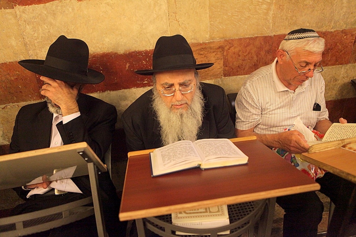 לאחר פינוי "בית המכפלה": המונים באו לחזק את חברון