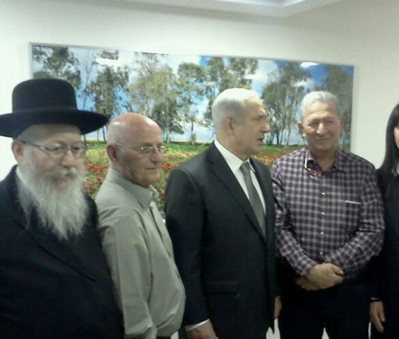 נתניהו וליצמן הפתיעו הוסטל לניצולי שואה בירושלים