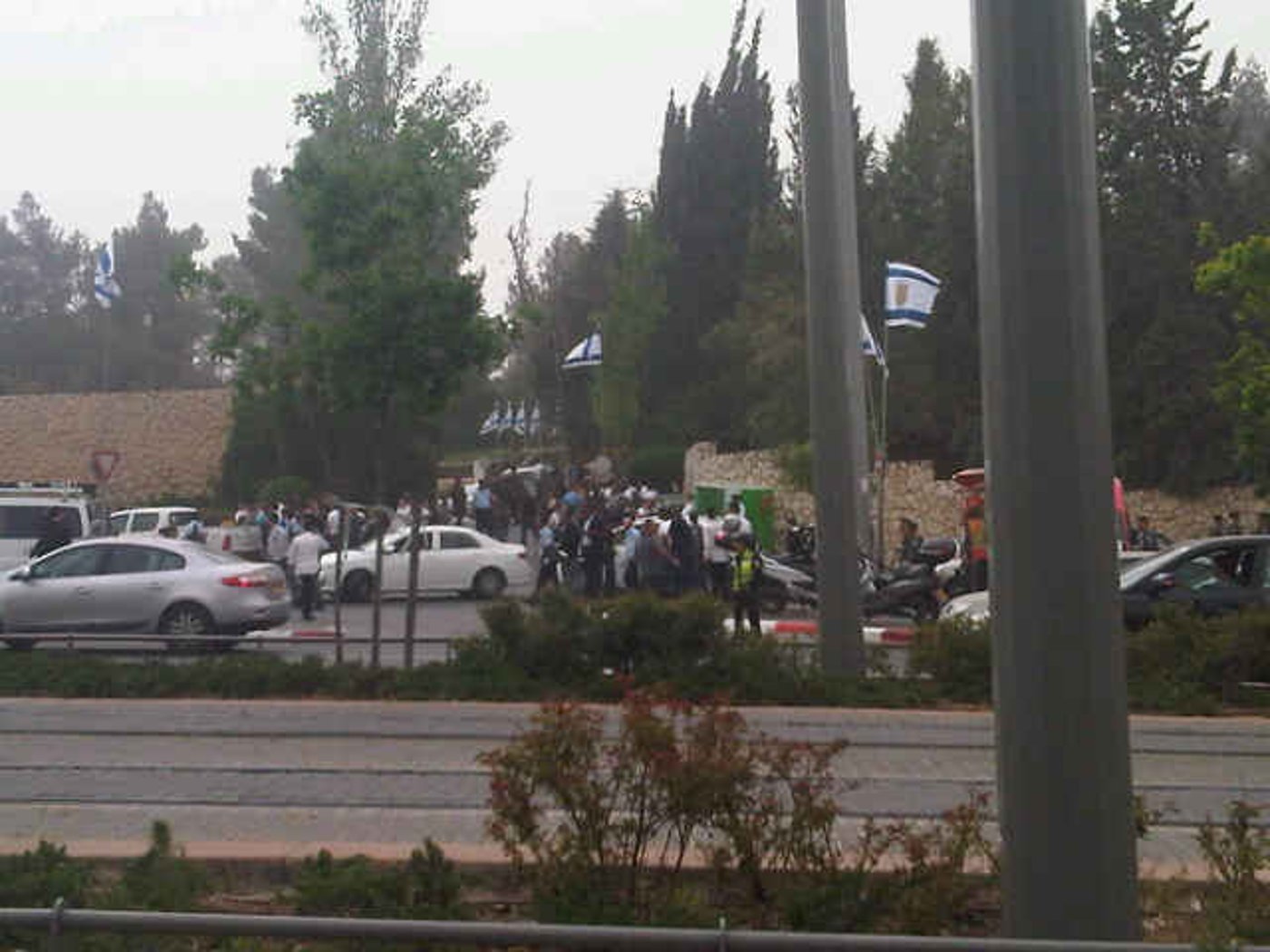 אסון בהר הרצל: גשר תאורה קרס, הרוגה ופצועים קשה