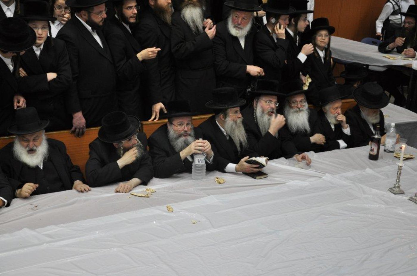 ‏‏טיש 'פסח שני' בנדבורנה: צפו בגלריה