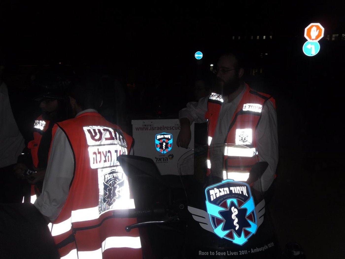 תיעוד: שריפה פרצה בסמוך לישיבה, הבחורים פונו
