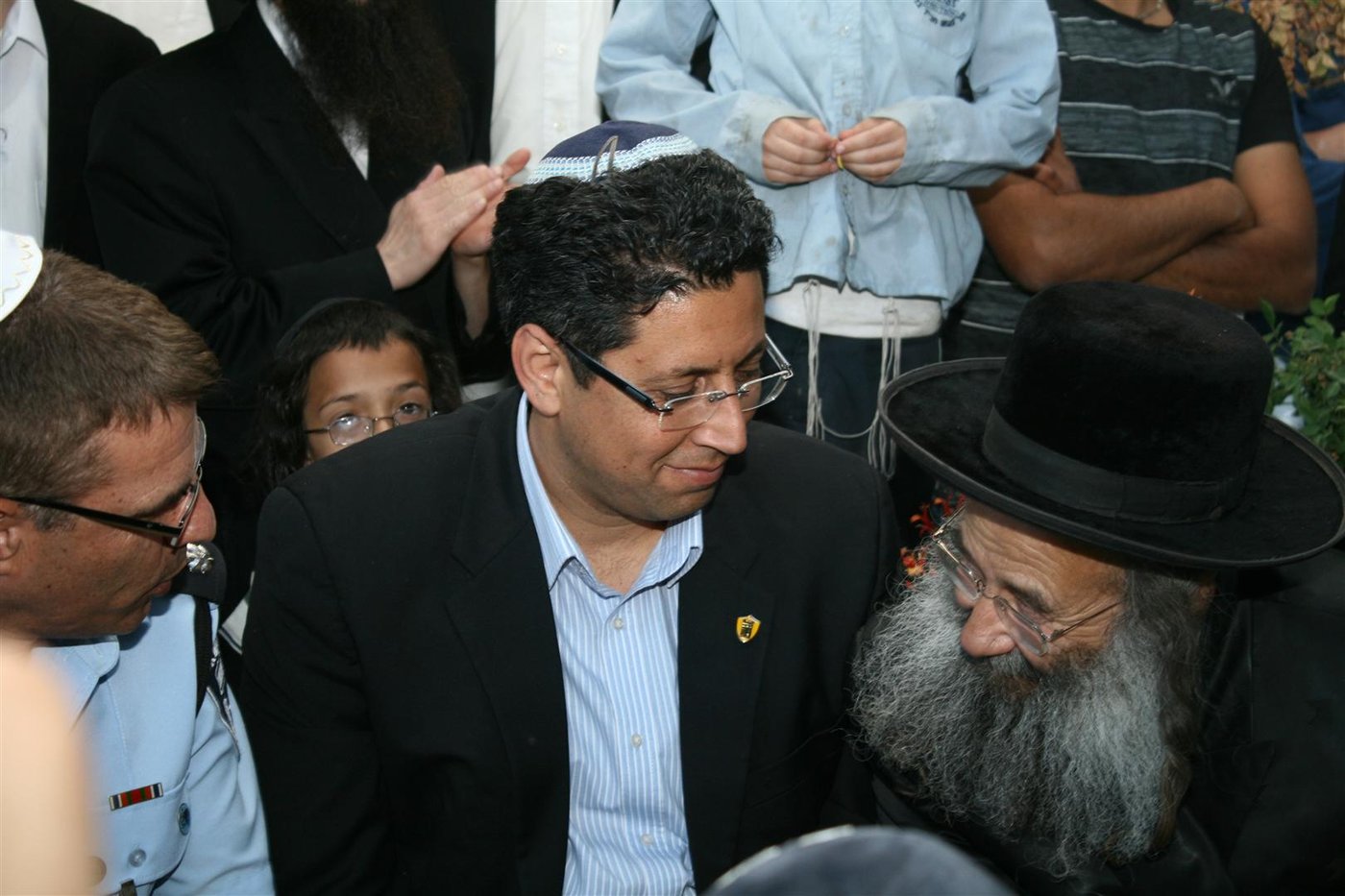 צפו בגלריה: צפת חגגה עם ספרי-התורה האבודים