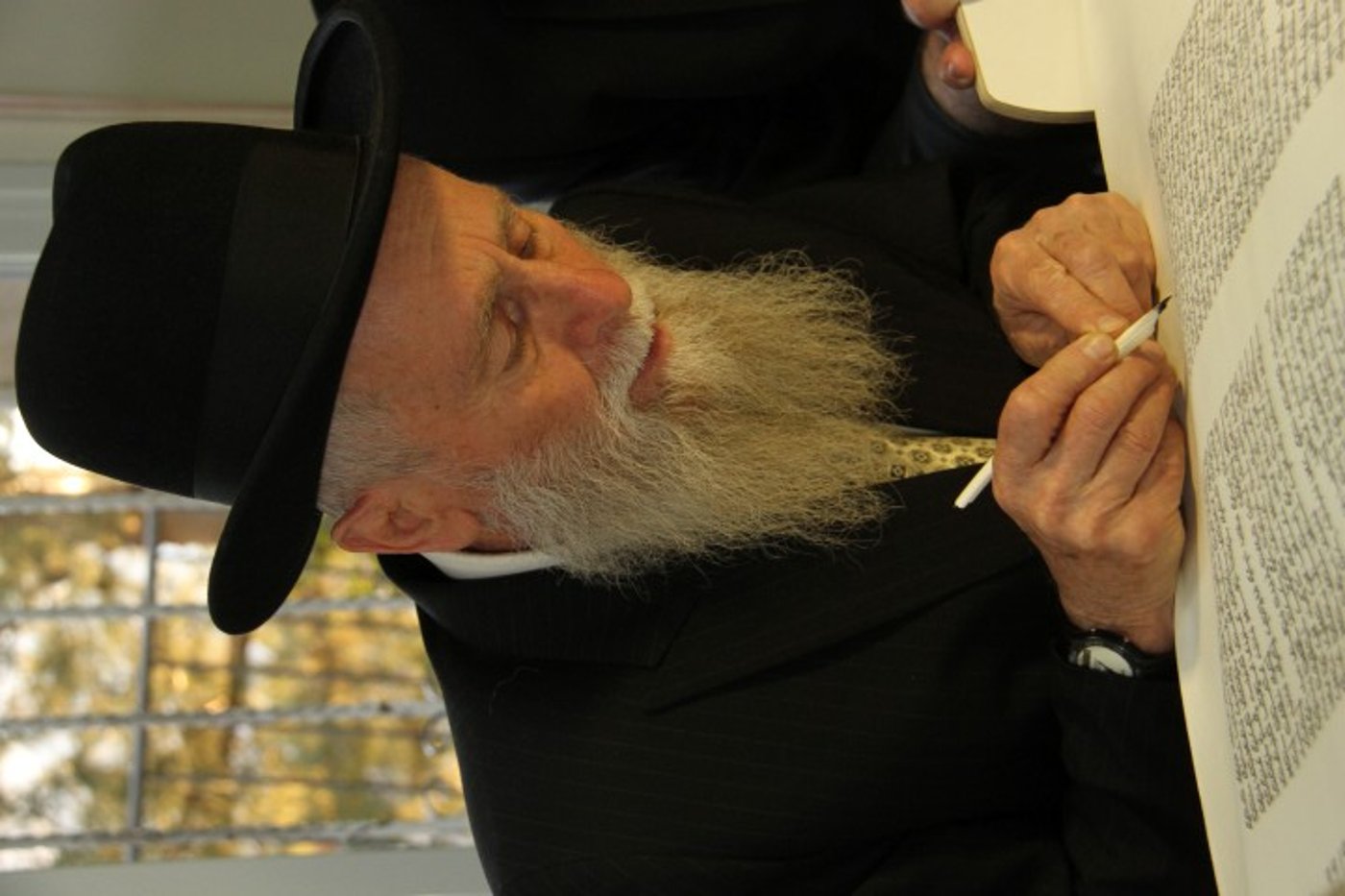 גלריה: הראשון לציון הרב בקשי דורון חגג עם ספר התורה