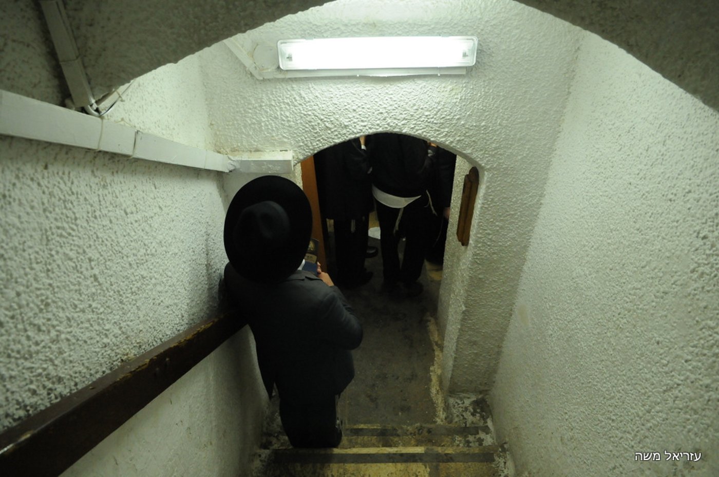 אלפים נוהרים לקבר שמואל הנביא בליווי כוחות משטרה