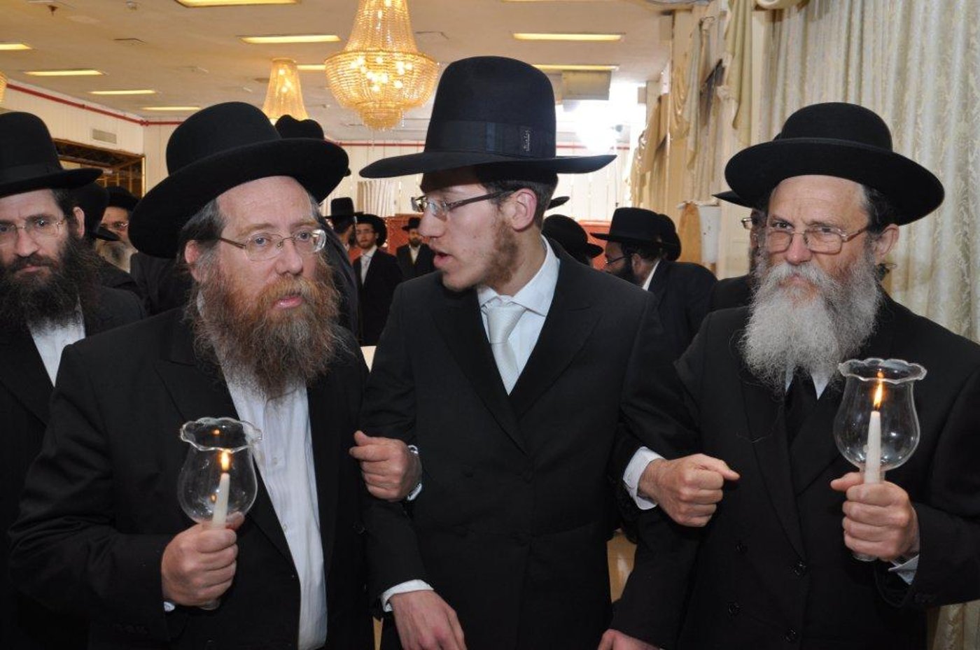 גלריה: חתונת נכדת הרב ניסים קרליץ