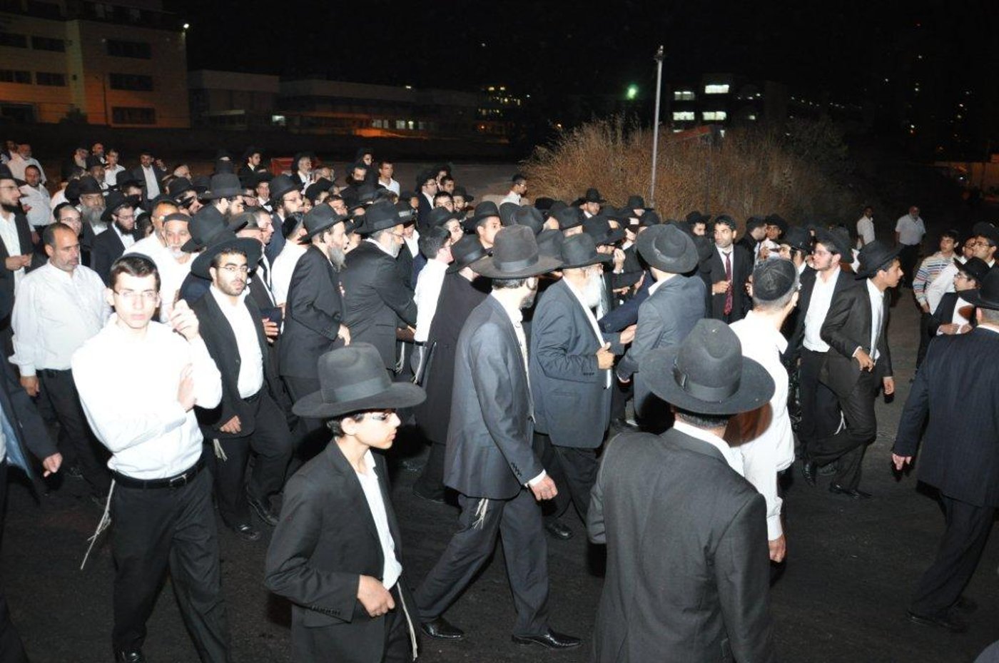 מסע אחרון: תושבי בני ברק ליוו למנוחות את הרב זליכה זצ"ל