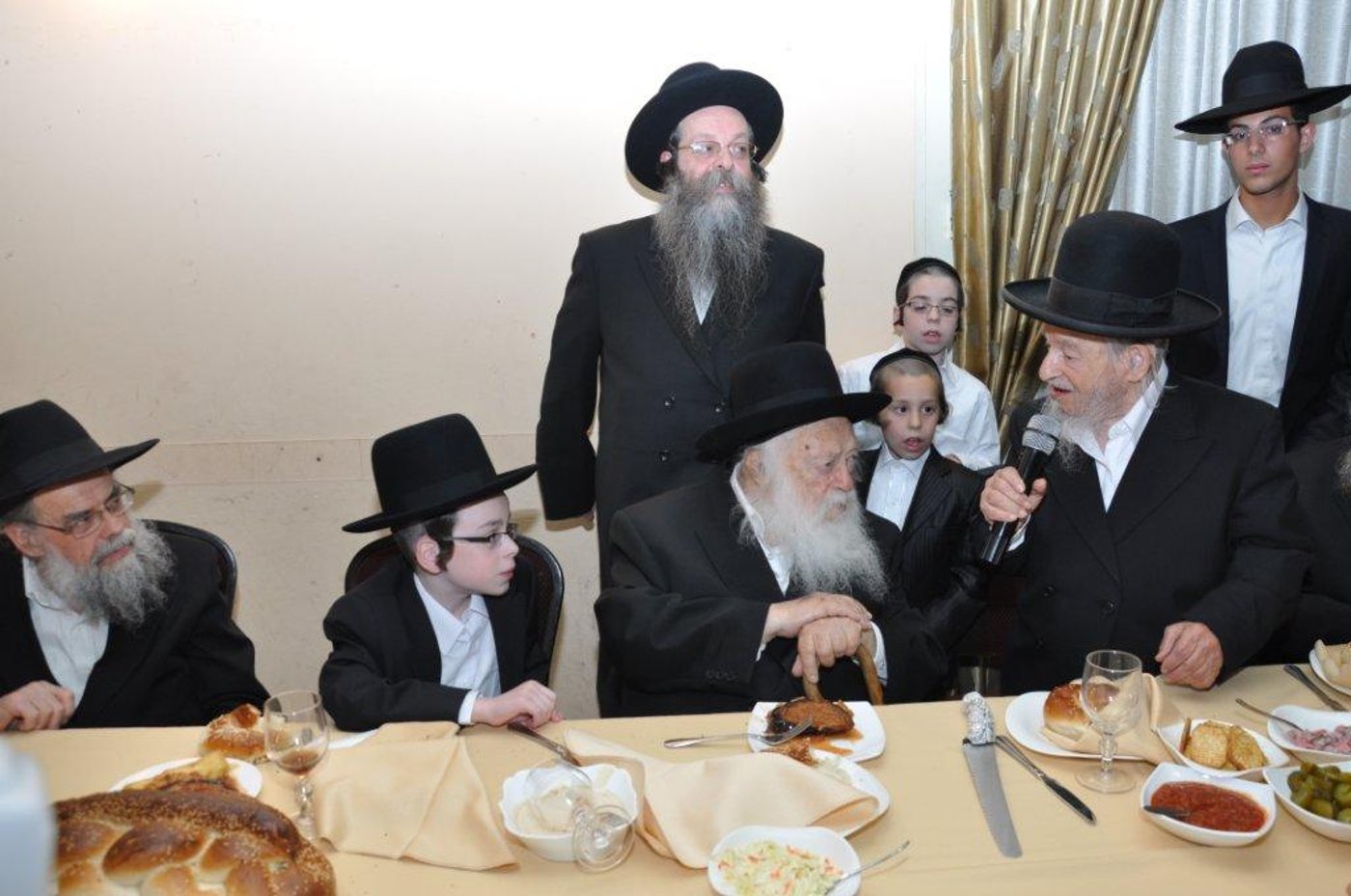 רבי חיים קנייבסקי חגג בר-מצווה לנכדו: גלריה