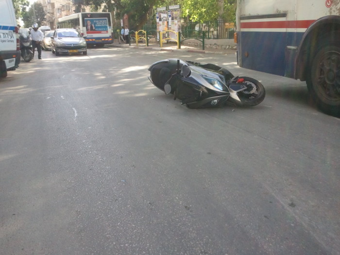 בני-ברק: רוכב אופנוע החליק ונפצע
