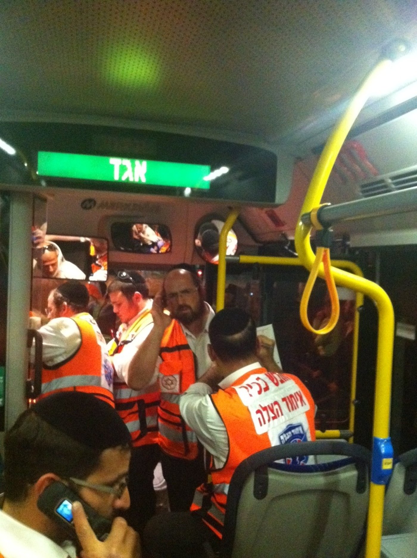 10 נוסעים נפגעו בתאונת אוטובוסים בירושלים; מצבם קל