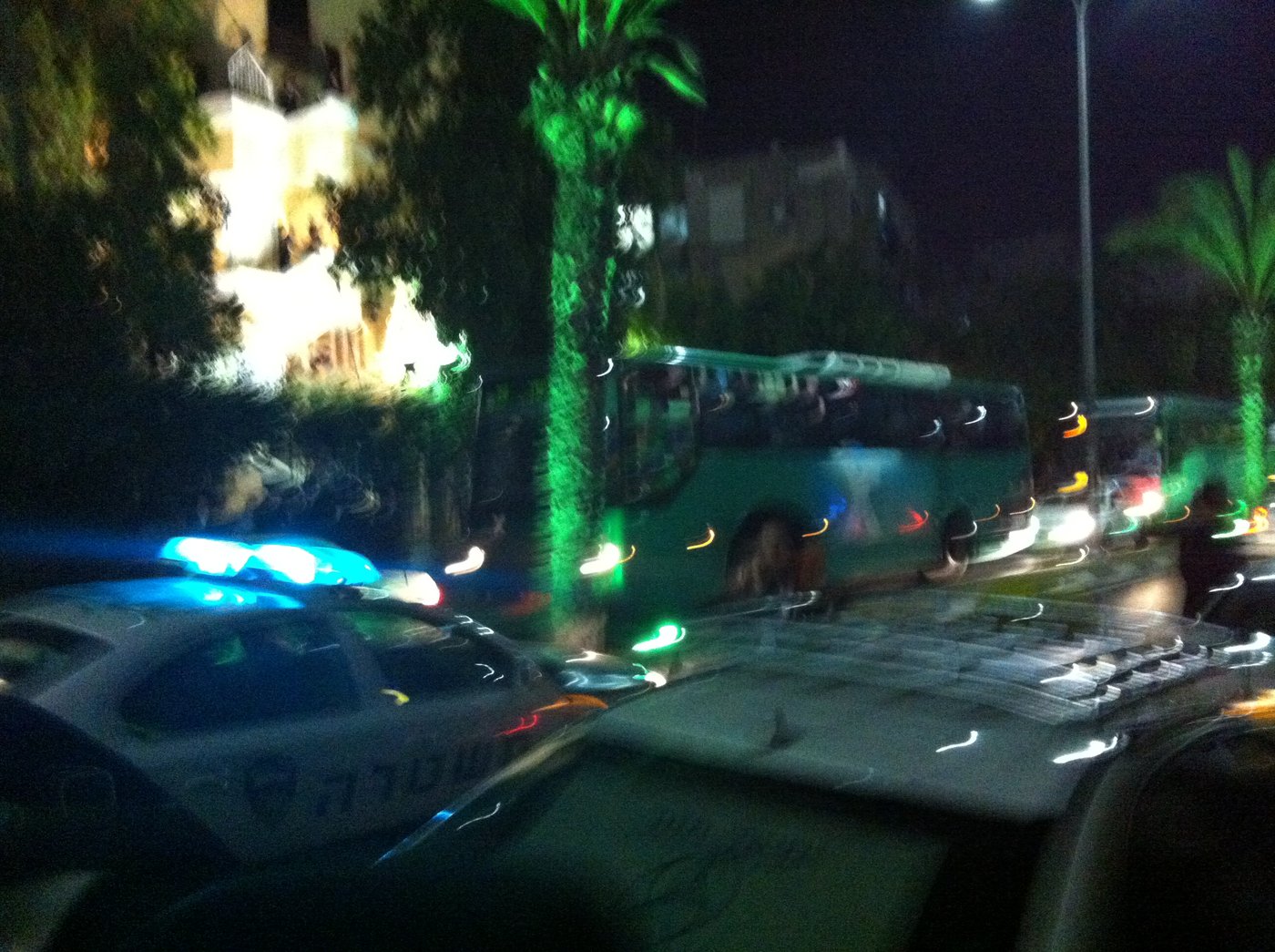 בני-ברק: ליל מהומות בתחנות האוטובוסים לאחר החתונות