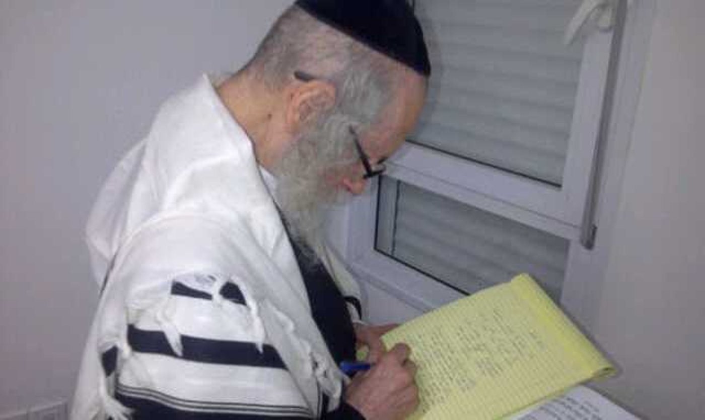 הרב ברלנד בעת כתיבת המכתב